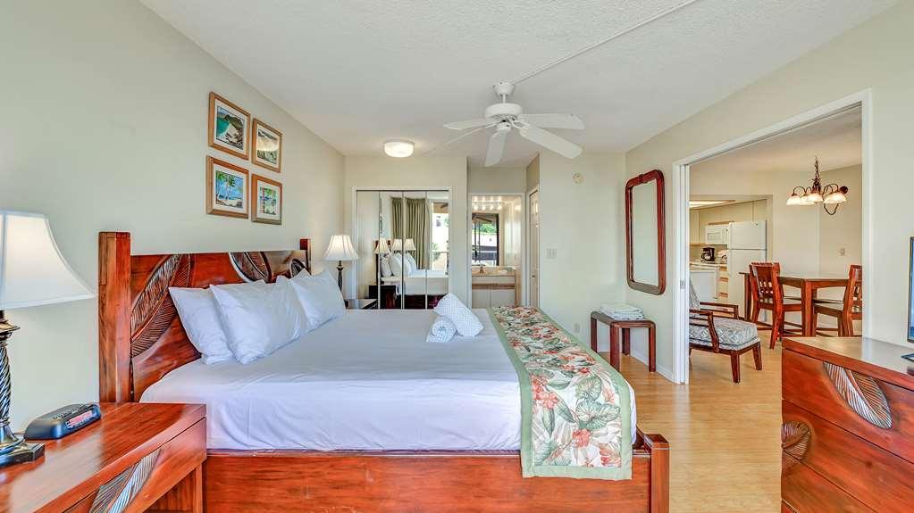 Castle At Maui Banyan *