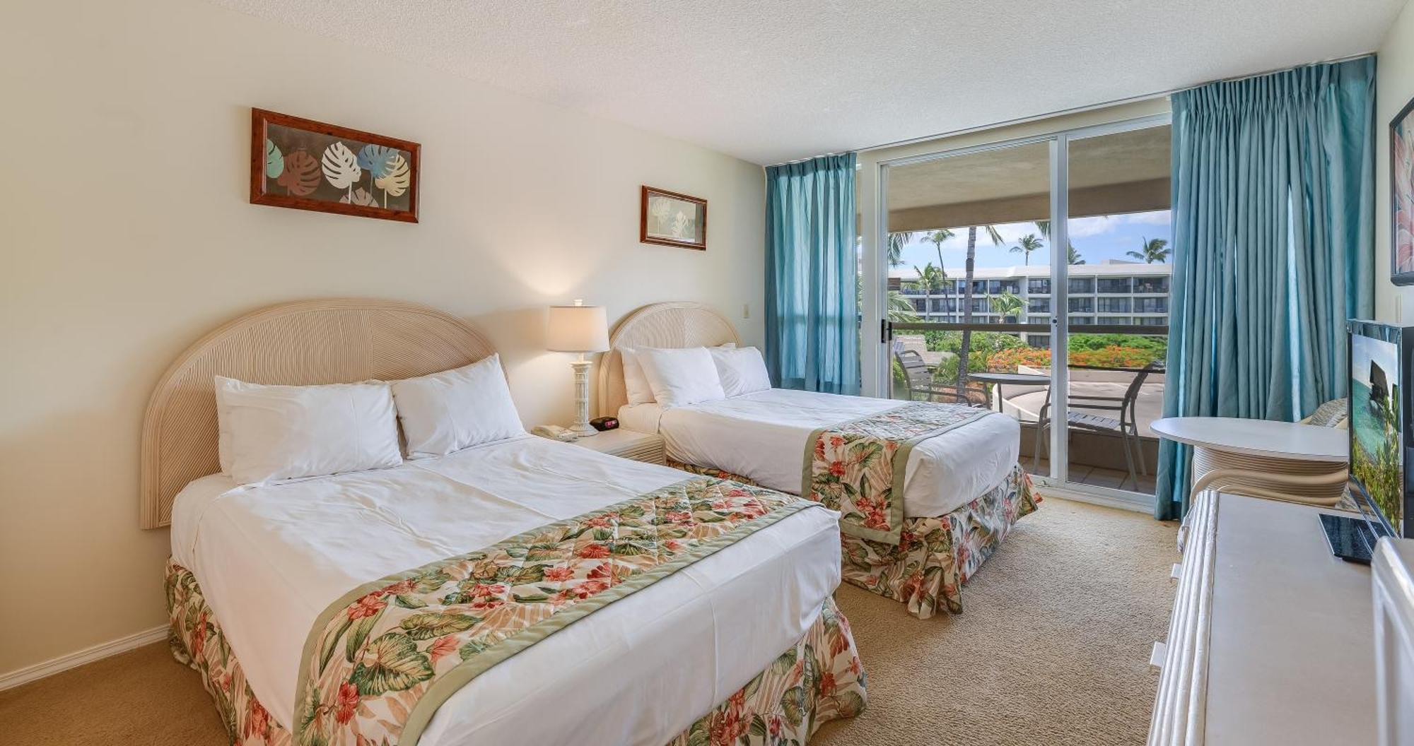 Castle At Maui Banyan *